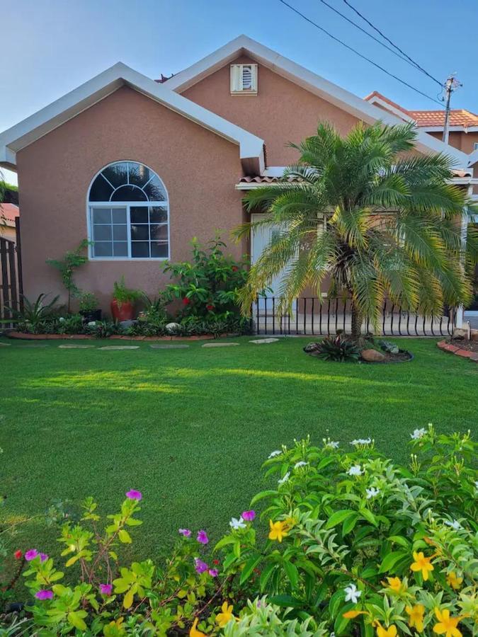 Caribbean Estates, 10 Mins From The Beach, Beautiful Gated Community Портмор Екстериор снимка
