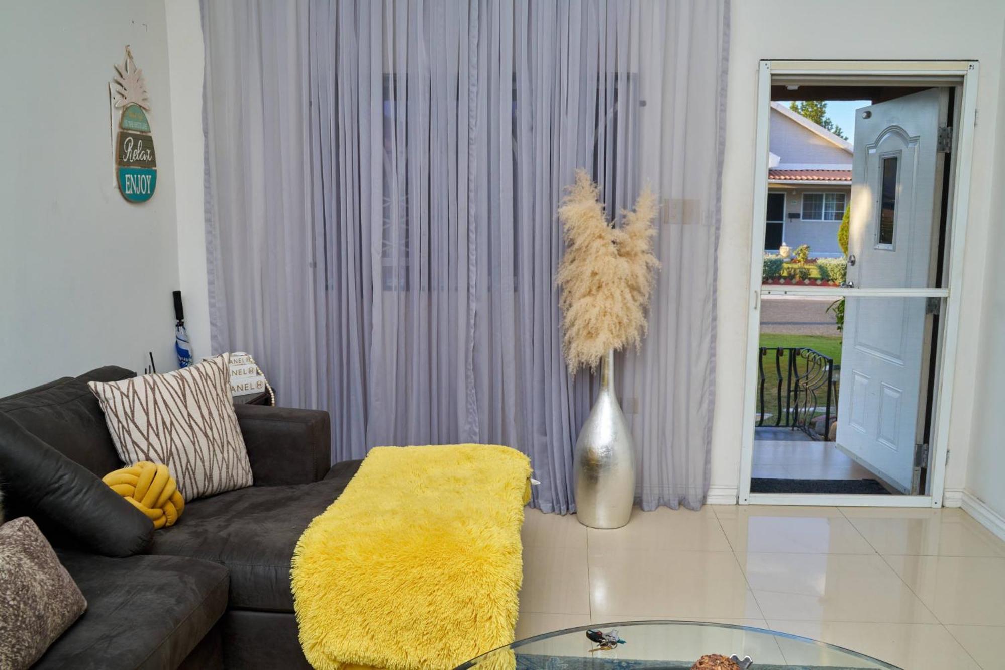 Caribbean Estates, 10 Mins From The Beach, Beautiful Gated Community Портмор Екстериор снимка